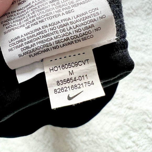 NIKE Pro 3 Cool Short Gold Swoosh - Picture 9 of 9